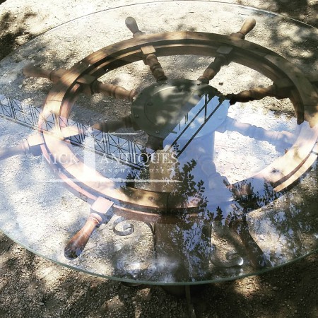 ΤΡΑΠΕΖΙ ΜΕ ΤΙΜΟΝΙ ΚΑΙ ΣΤΡΟΓΓΥΛΟ ΚΡΥΣΤΑΛΛΟ