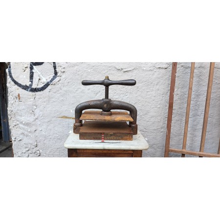 BOOKBINDING PRESS OF AN OLD PRINTING PRESS