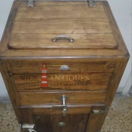 ΨΥΓΕΙΟ ΠΑΓΟΥ ΜΕ ΜΑΣΙΦ ΞΥΛΟ