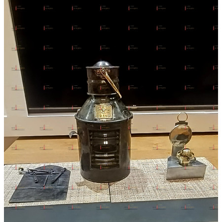Seahorse Ship's Signal Lamp Ναυτική λάμπα οπτικών σημάτων.