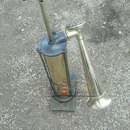 Tyfon-Patent Hand Fog Horn c. 1910